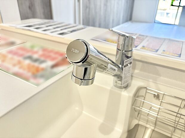 いつでも清潔なおいしいお水を。一つの水栓で水道水と浄水を使い分け。