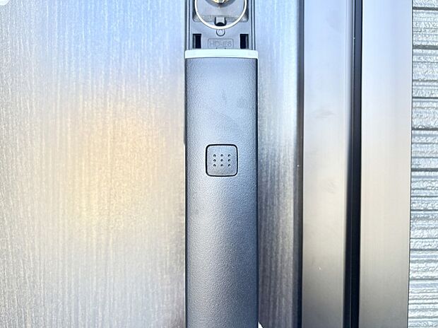 スマートに開錠できる電子キー  