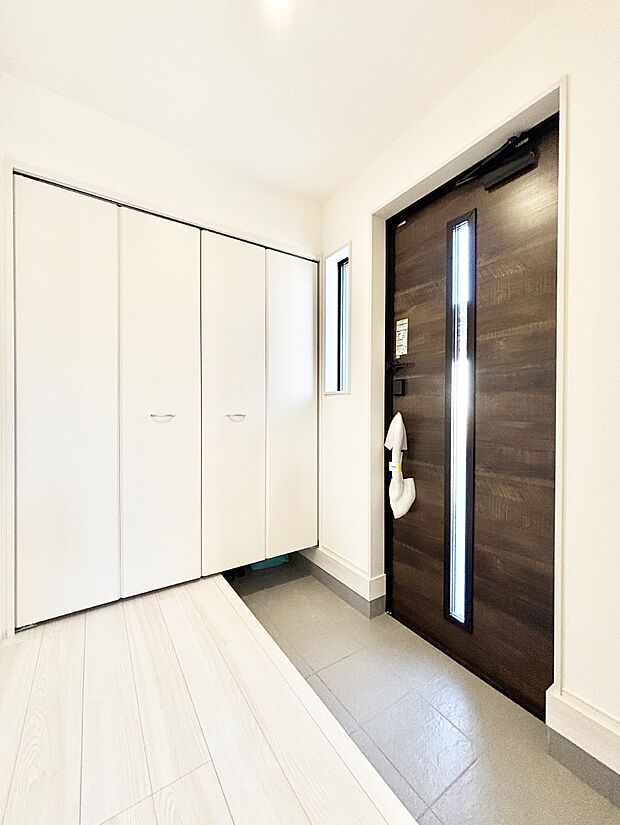 家族の帰宅やお客様をあたたかく迎える玄関