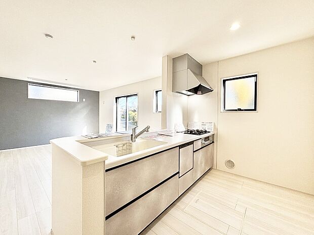 料理をしながらご家族との会話を楽しめる対面カウンターキッチン