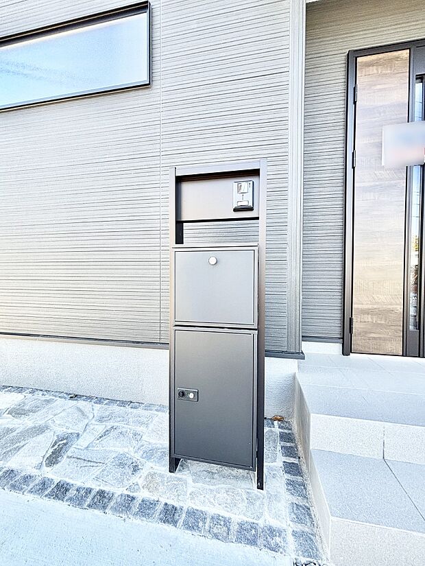 表札・インターホン・ポストをひとつに集約