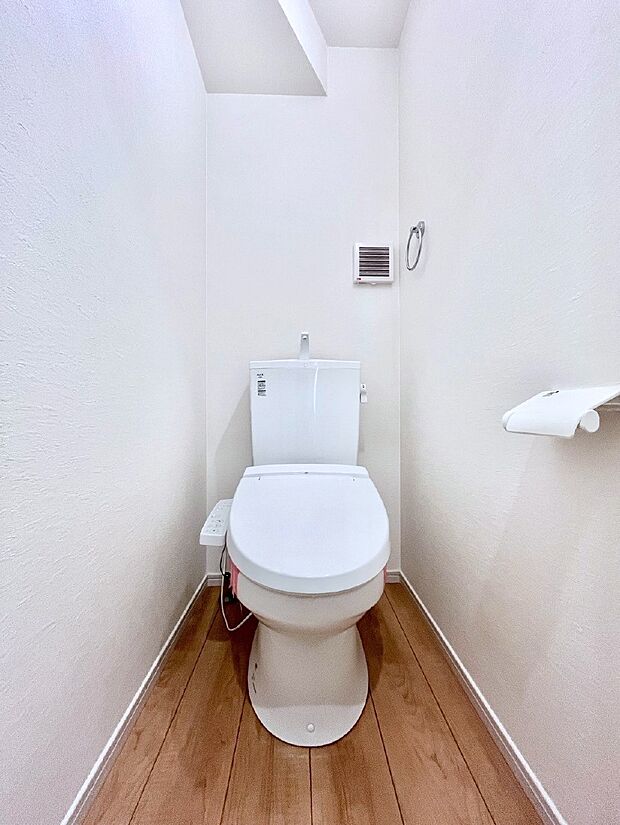 トイレは1階と2階それぞれに配置されていてとても便利です。 