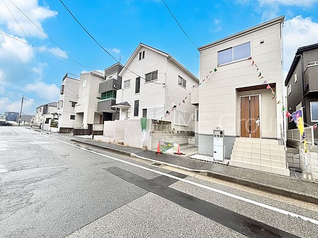 前面道路はきちんと整備されています