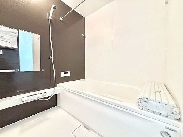 落ち着いた雰囲気でゆっくりお寛ぎいただけるバスルーム