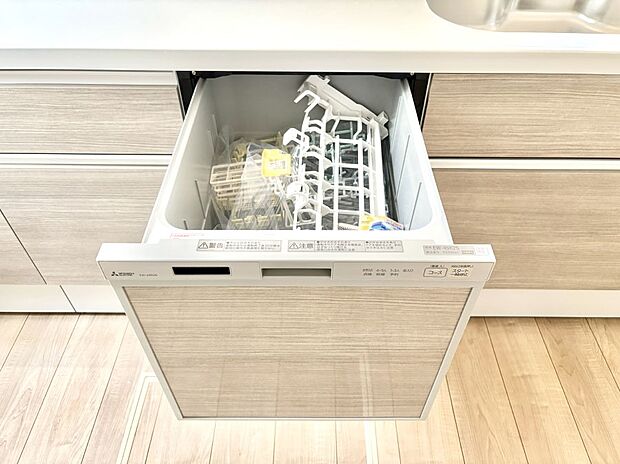 面倒なお片づけは食洗機にお任せ！家事の負担が減って、時間にも気持ちにもゆとりができます。