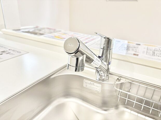 いつでも清潔なおいしいお水を。一つの水栓で水道水と浄水を使い分け。