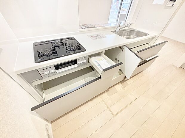 使いやすさを優先したスライド式収納タイプ！