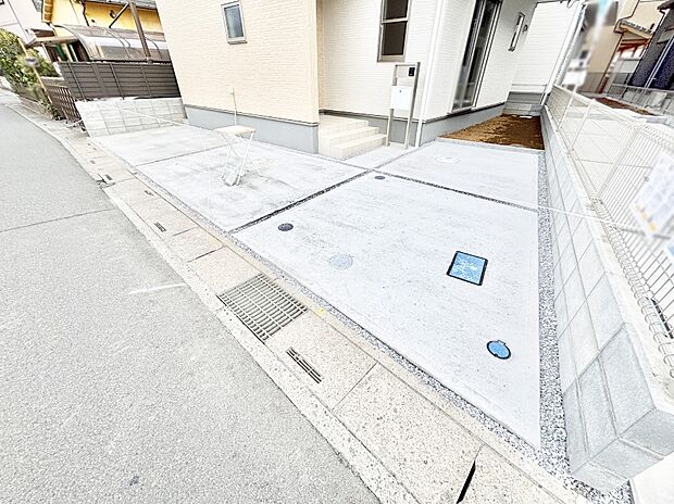 目の前が駐車場だと雨の日も大量にお買い物をした時も便利ですね