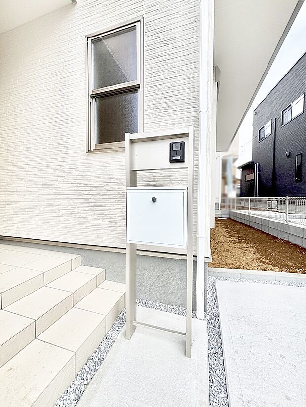 表札・インターホン・ポストをひとつに集約