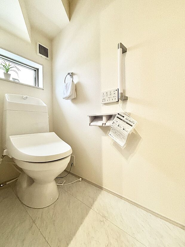 トイレは温水洗浄機能付き