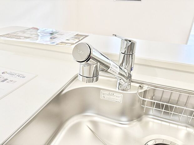 いつでも清潔なおいしいお水を。一つの水栓で水道水と浄水を使い分け。