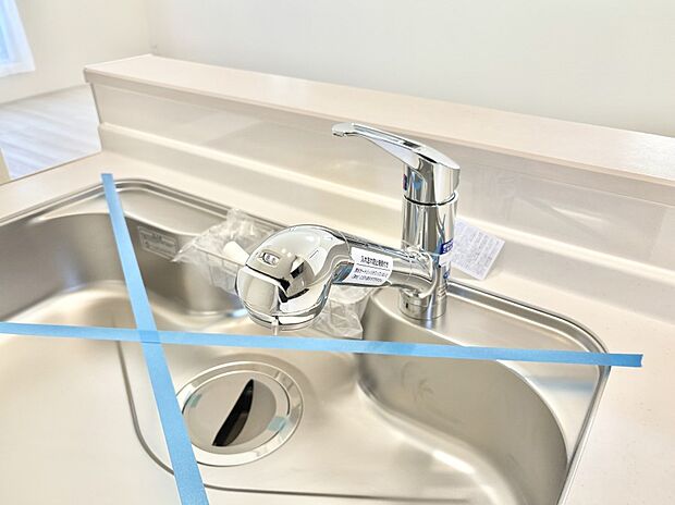 いつでも清潔なおいしいお水を。一つの水栓で水道水と浄水を使い分け。