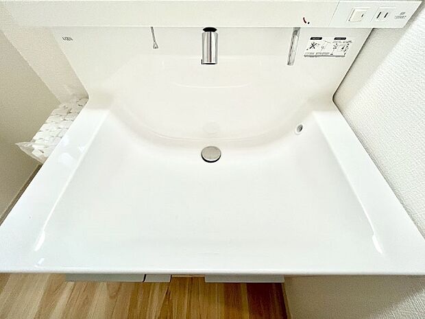 ハンドシャワー付き!使いやすい洗面台。