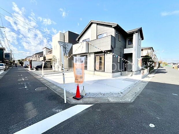 前面道路はきちんと整備されています