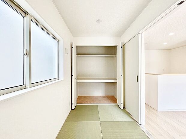 リビング隣接の和室は毎日の暮らしに癒しと安らぎをもたらしてくれます