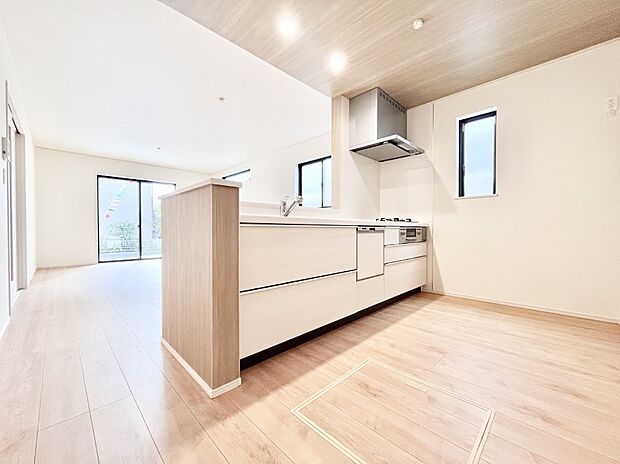 料理をしながらご家族との会話を楽しめる対面カウンターキッチン