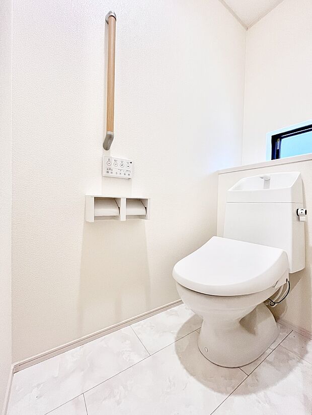 トイレは温水洗浄機能付き