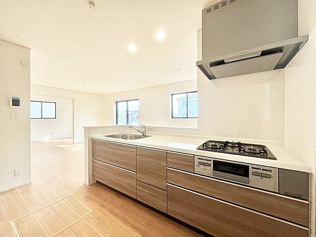 ゆとりあるキッチンではご家族と楽しくお料理ができます。