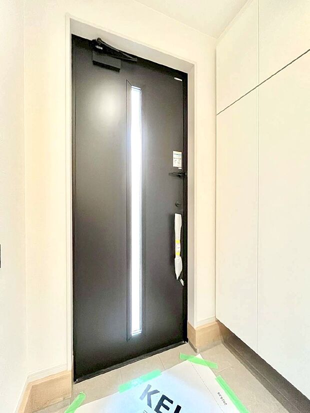 明るい玄関はお客様をお出迎えするのにぴったりです!