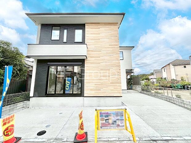 洗練された外観、上質な住空間が広がる室内は永く安心して過ごせる住居です。