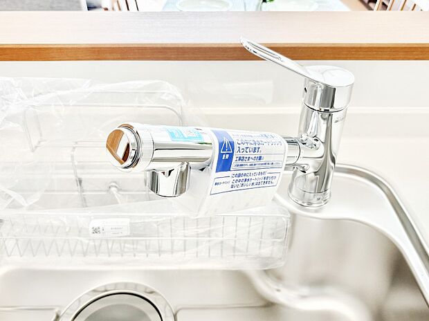 いつでも清潔なおいしいお水を。一つの水栓で水道水と浄水を使い分け。