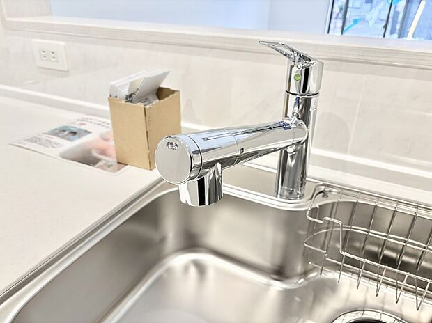 いつでも清潔なおいしいお水を。一つの水栓で水道水と浄水を使い分け。