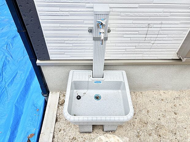 外水栓があると、庭のお手入れやちょっとした手洗い・洗車に便利です！ 