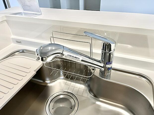 いつでも清潔なおいしいお水を。一つの水栓で水道水と浄水を使い分け。