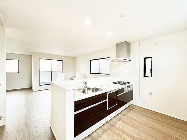 料理をしながらご家族との会話を楽しめる対面カウンターキッチン