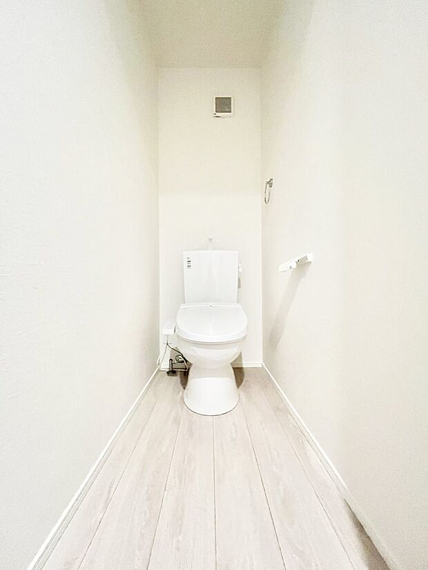 トイレは温水洗浄機能付き  