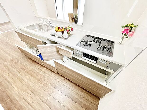 使いやすさを優先したスライド式収納タイプ！