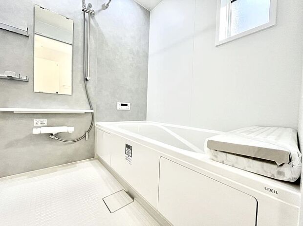 落ち着いた雰囲気でゆっくりお寛ぎいただけるバスルーム