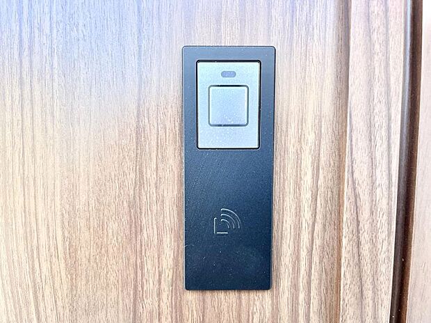 スマートに開錠できる電子キー