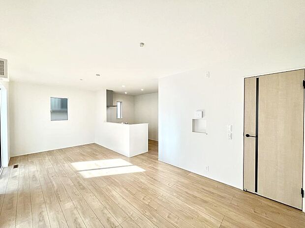 家族団らんの時間も増えそうなくつろぎのリビングダイニング。   