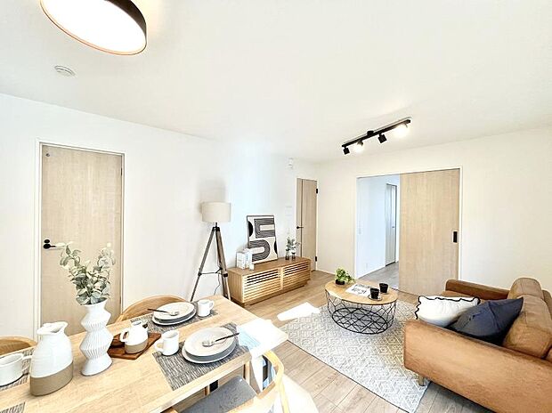 落ち着いた雰囲気のＬＤＫは家族みんなの快適空間  