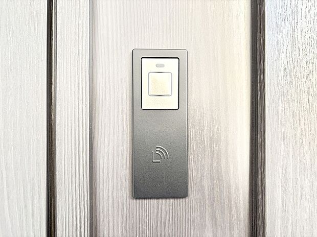 スマートに開錠できる電子キー