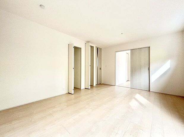 落ち着いた雰囲気のLDKは家族みんなの快適空間