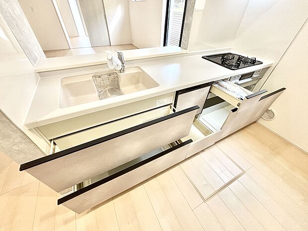 使いやすさを優先したスライド式収納タイプ!