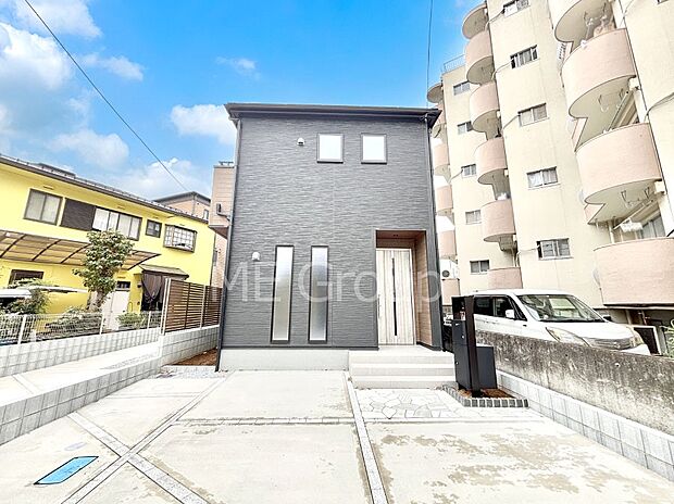 洗練された外観、上質な住空間が広がる室内は永く安心して過ごせる住居です。