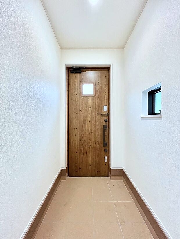 家族の帰宅やお客様をあたたかく迎える玄関  