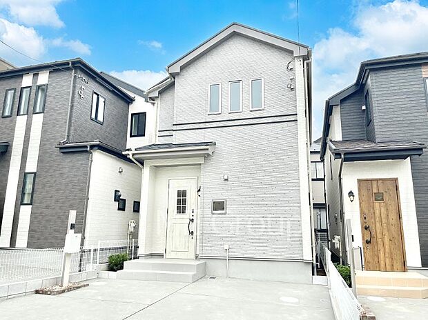 溢れる陽光でご家族の笑顔も輝く