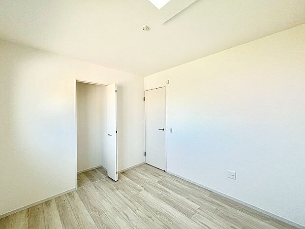 子供部屋にもおすすめな収納スペースたっぷりの居室