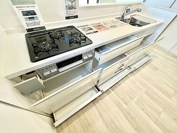 使いやすさを優先したスライド式収納タイプ！