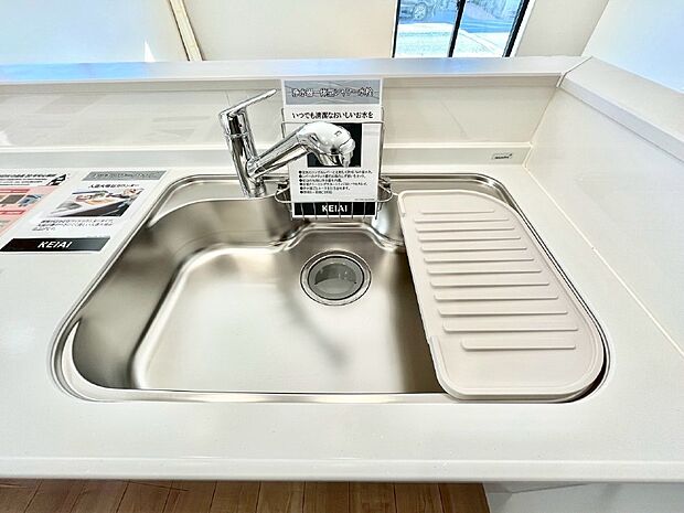 いつでも清潔なおいしいお水を。一つの水栓で水道水と浄水を使い分け。