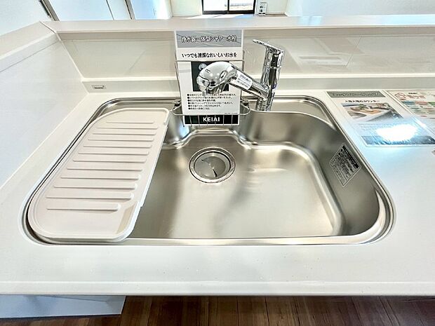 いつでも清潔なおいしいお水を。一つの水栓で水道水と浄水を使い分け。