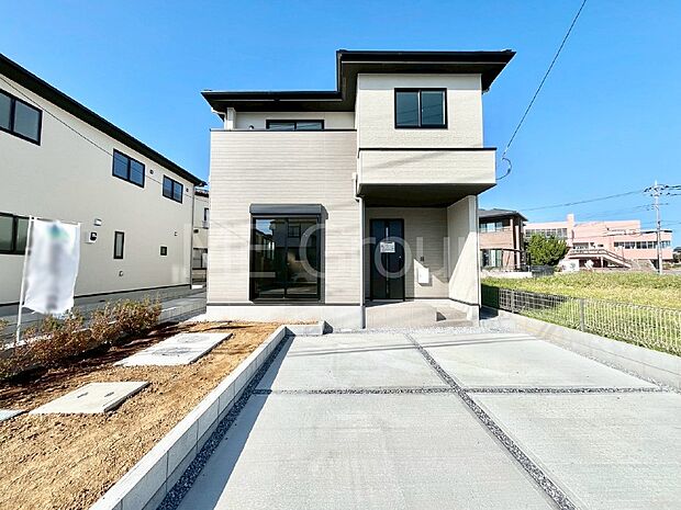 たっぷりの陽光と開放感に包まれる明るい住まい  