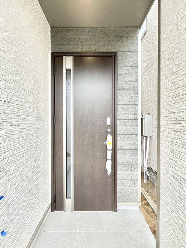 住まいの顔を演出する、玄関ドア。 