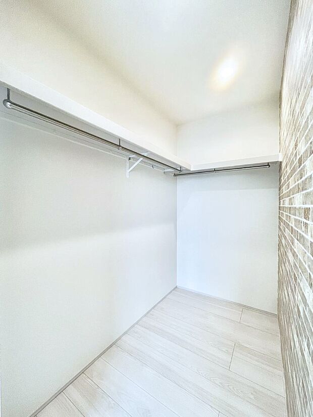 毎日の服選びが楽しくなるウォークインクローゼット 