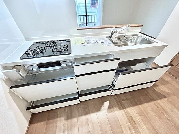 使いやすさを優先したスライド式収納タイプ!