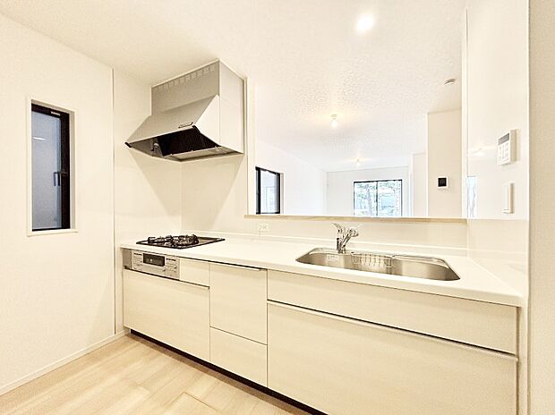 料理をしながらご家族との会話を楽しめる対面カウンターキッチン